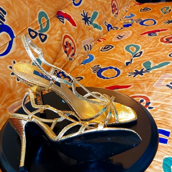 Nina New York golden heels size 8 1/2/ 39 - Picture 4 of 4